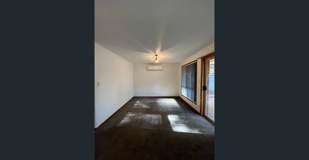 Charming 3-Bedroom Home in Craigmore - Photo 1