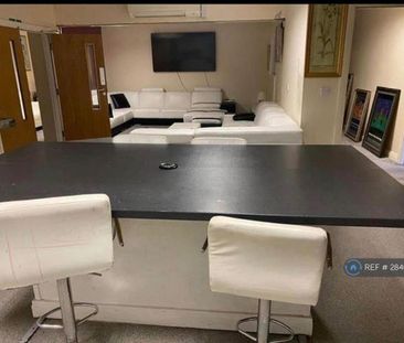 3 bedroom flat to rent - Photo 5