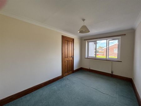To Let 3 Bed House - Detached New Brighton Road, Sychdyn, Mold £1,200 pcm - Photo 3