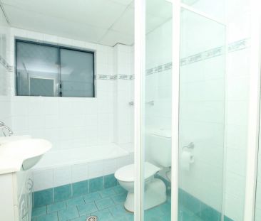 SPACIOUS & WELL POSITIONED 2-BEDROOM APARTMENT! - Photo 4