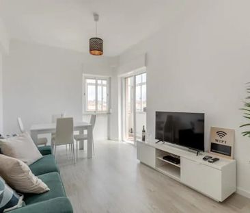 Avenida do Brasil, Amadora, Lisbon 2700-133 - Photo 3