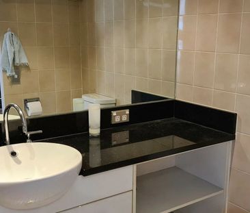 INNER CITY LIVING!!!! - Photo 5