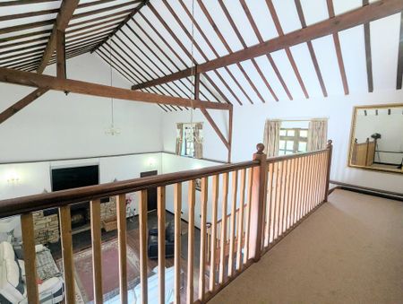 3 bedroom barn conversion to rent - Photo 3