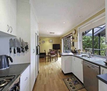 Large Family House Featuring a Beautiful Pool - Photo 6