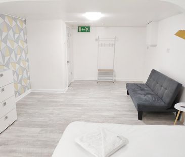 Studio Flat, Brighton, BN1 - Photo 1