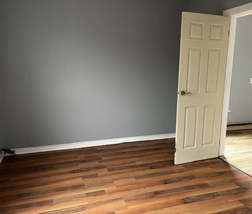 For Lease - 207 Stewart Street, Peterborough, Ontario - Photo 6
