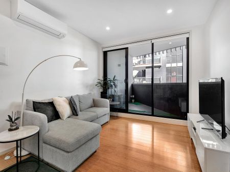 Modern Light-Filled 1-Bedroom with Balcony & Split System – 6-Month Lease! - Photo 4