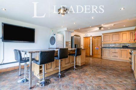 1 bedroom room to rent Milton Drive, Shepperton, TW17 - Photo 3