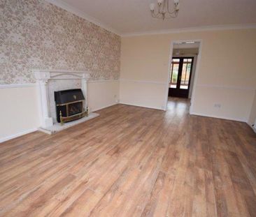 4 bedroom detached house to rent - Photo 4