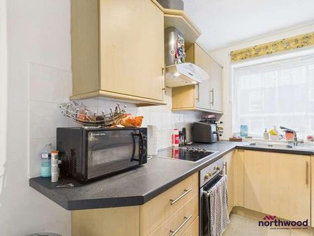 St Annes Road, Upperton, Eastbourne, BN21 - Photo 5