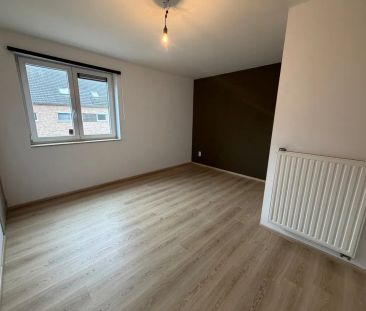 Aangenaam 1-slpk-appartement met terras en garage. - Photo 5