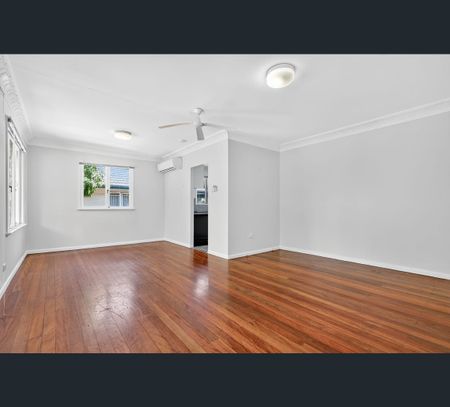 19 Bramcote Street, Chermside West, Qld 4032 - Photo 2