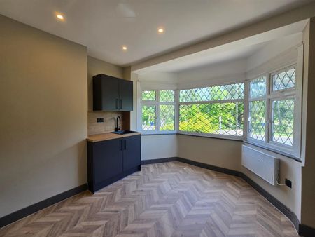 London Road, Ewell KT17 - Photo 2
