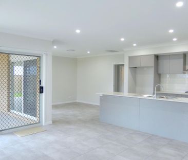 5 Bedrooms - Stylish and Spacious - Photo 6