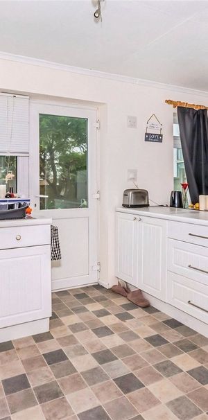 3 bedroom house to rent Selwyn Road, Stamford, PE9 - Photo 1