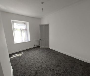 4 bedroom terraced house to rent - Photo 4