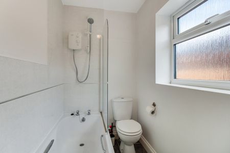 5 Bed Student Accommodation - Photo 4