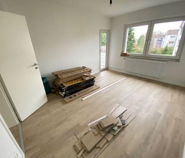 ruhige Sackgasse, schönes Arbeitszimmer, zwei Balkone - Foto 1