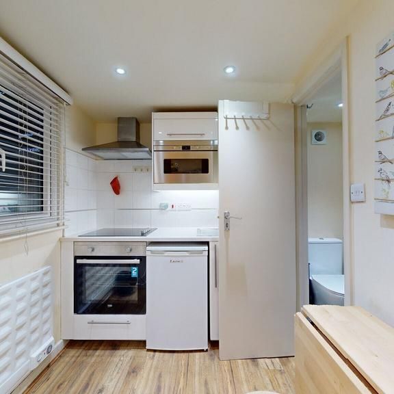 Studio to rent - Photo 1