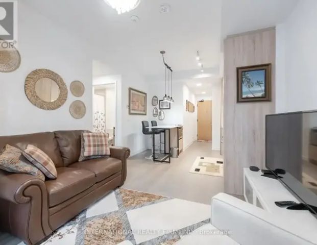 422 - 8 BEVERLEY GLEN | 422 - 8 BEVERLEY GLEN, Vaughan - Photo 1
