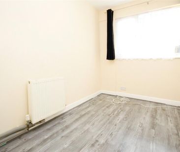 3 bedroom end of terrace house to rent - Photo 5