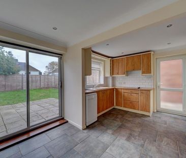 3 bedroom semi-detached house to rent - Photo 6