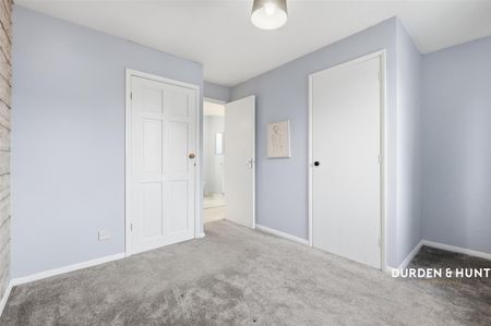 Dale Close, Stanway - Photo 4