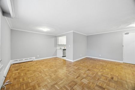 For Lease - 221 Russell Hill Road Unit# 303, Toronto, Ontario - Photo 2