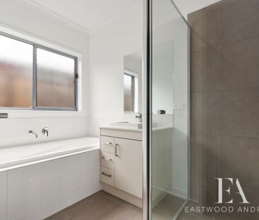 Comfortable 4 Bedroom Home - Photo 5
