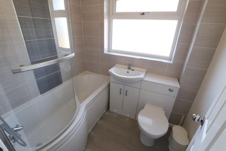 1 bedroom semi-detached house to rent - Photo 2