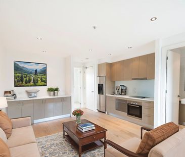 PRIME BAYSIDE LIVING IN THE HEART OF SANDRINGHAM - Photo 2