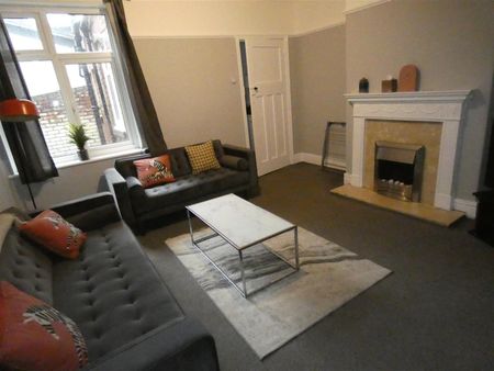 2 bed flat to rent in Chillingham Road, Heaton - Photo 3