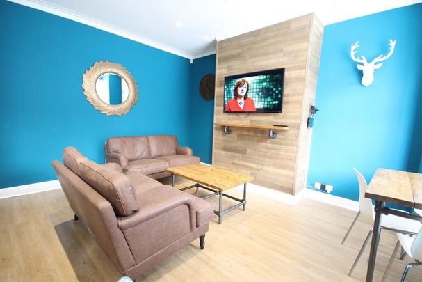 2 bedroom terraced house to rent - Photo 1