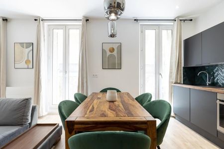 Location Appartement 5 pièces 93m² MARSEILLE 6ème - Photo 5