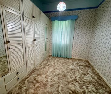 3 Bedroom - spacious family home with dual street access with two s... - Photo 1