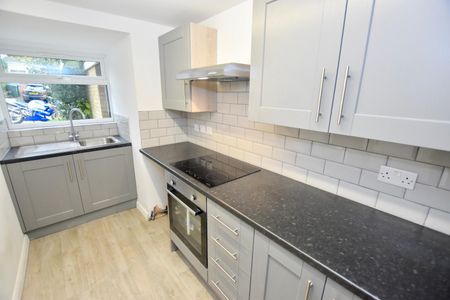 Rosaville Crescent, Allesley, Coventry - FULLY RENOVATED GROUND FLOOR MAISONETTE - Photo 4