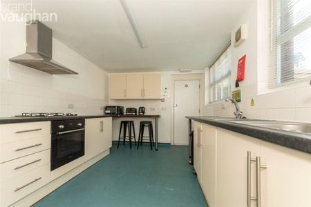 property to rent - Photo 5