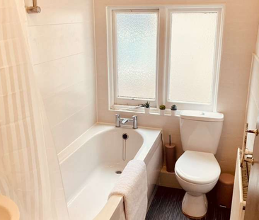 Stunning shared home in Hagden Lane! 198HAG - Room 4 - Photo 6