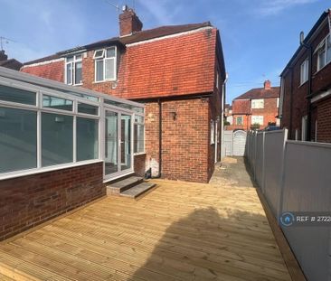 3 bedroom semi-detached house to rent - Photo 5