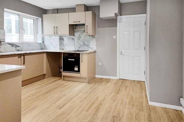 2 bedroom semi-detached bungalow to rent - Photo 1