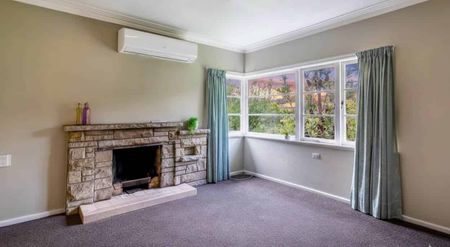 Charming 3-Bedroom Home - Photo 5