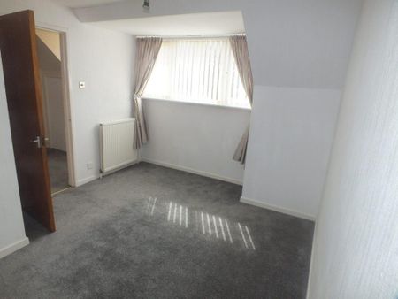 3 bedroom detached house to rent - Photo 4