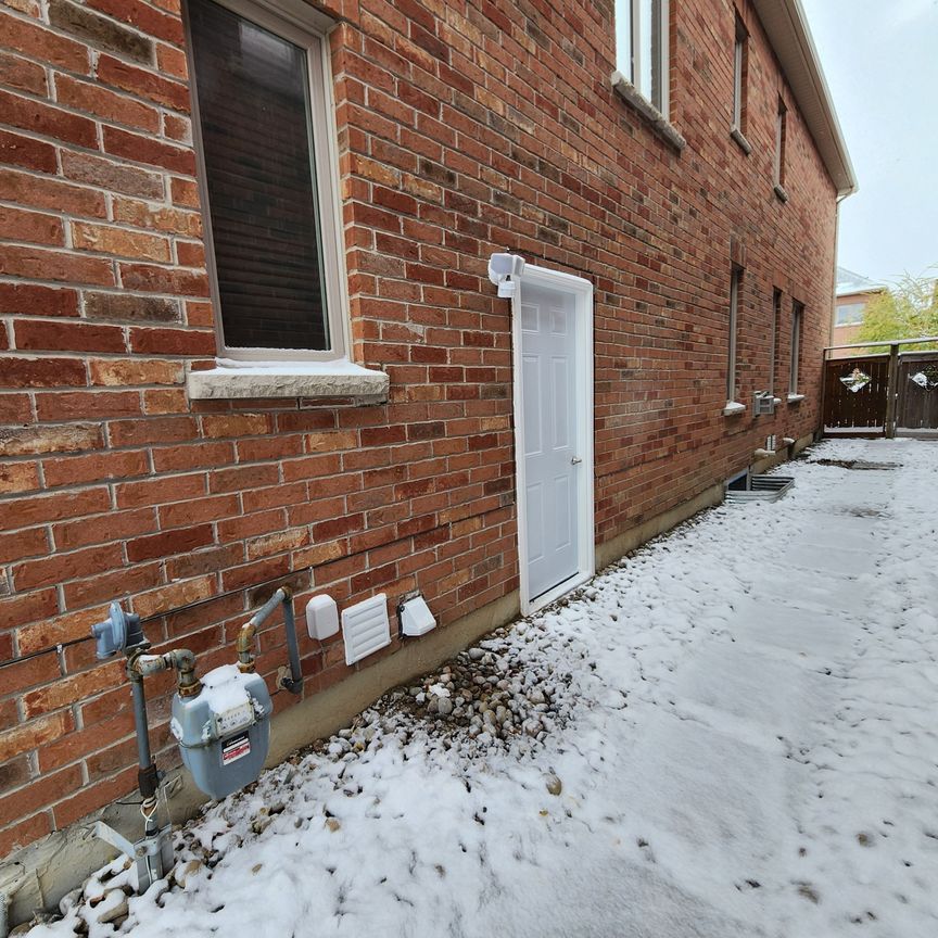 For Lease - 78 Beverton Crescent, Ajax, Ontario - Photo 1