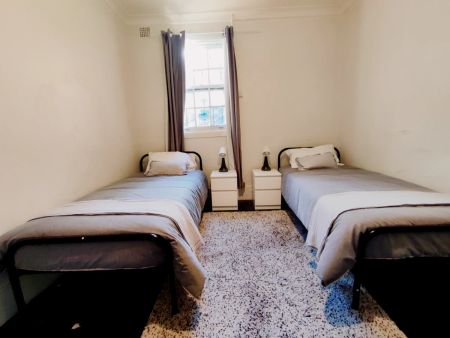 Room 4 #291A - Photo 3