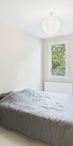 Location Appartement 3 pièces 65m² HYERES 83400 - Photo 3