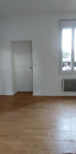 Location Appartement 2 pièces 33m² CAUDEBEC LES ELBEUF 76320 - Photo 1