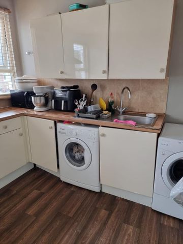1 bedroom in a house share to rent - Photo 5