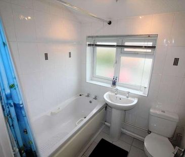 York Avenue, Bromsgrove, B61 - Photo 4