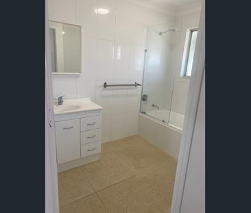 Capalaba 3 bed 1 bath home near schools - Photo 6