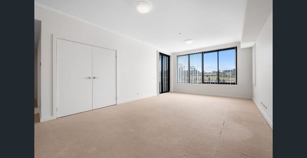 Modern Living in a Prime Location - Photo 1